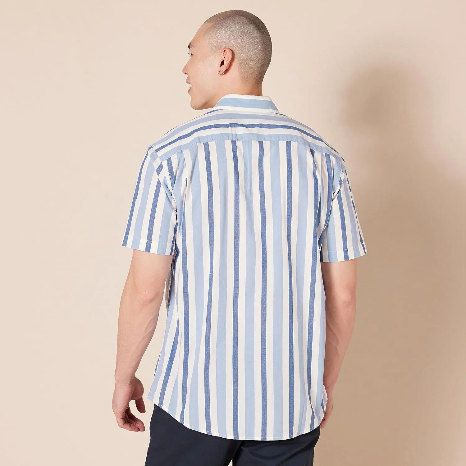 Amazon Essentials Men's Regular-Fit Short-Sleeve Poplin Shirt