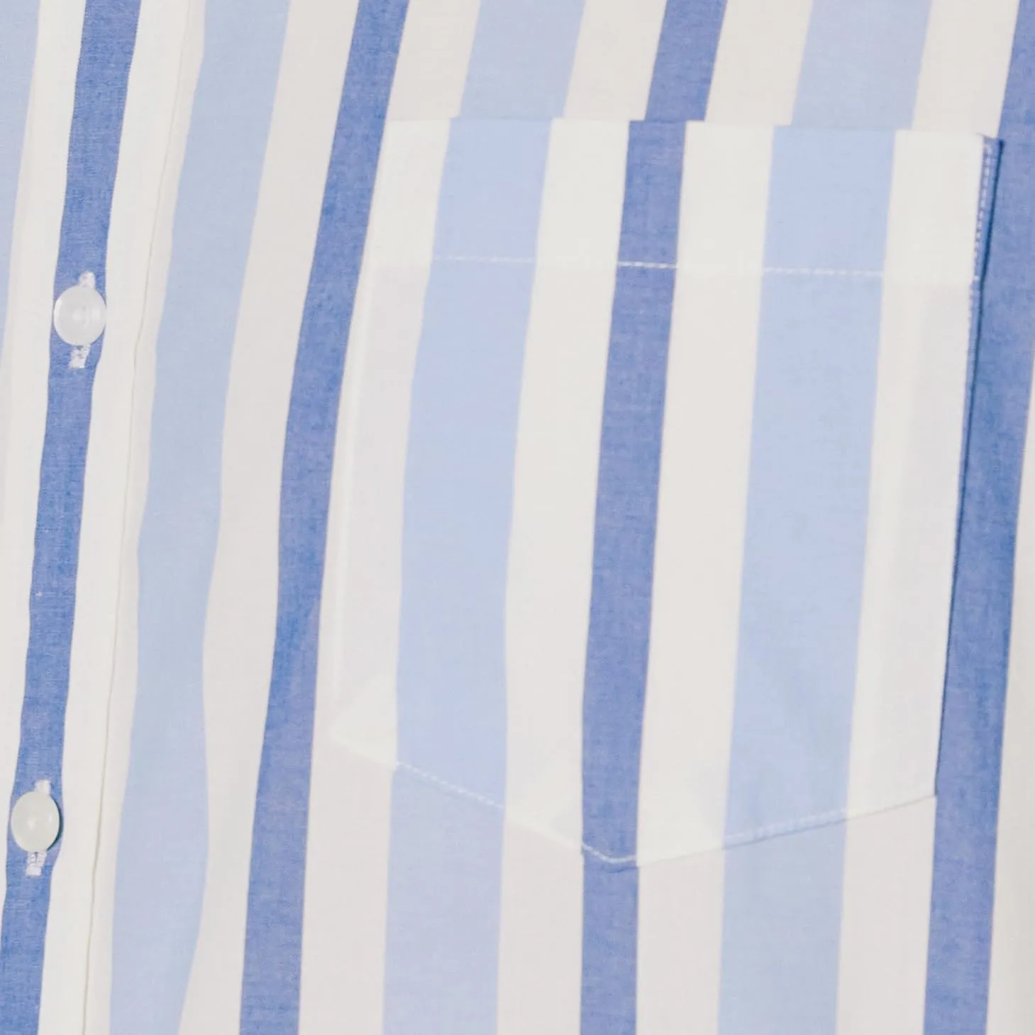 Amazon Essentials Men's Regular-Fit Short-Sleeve Poplin Shirt