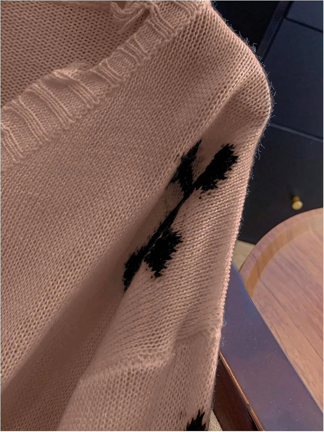 Women's Graphic Sweaters V Neck Long Sleeve Distressed Sweaters Raw Hem Knitted Pullover Top